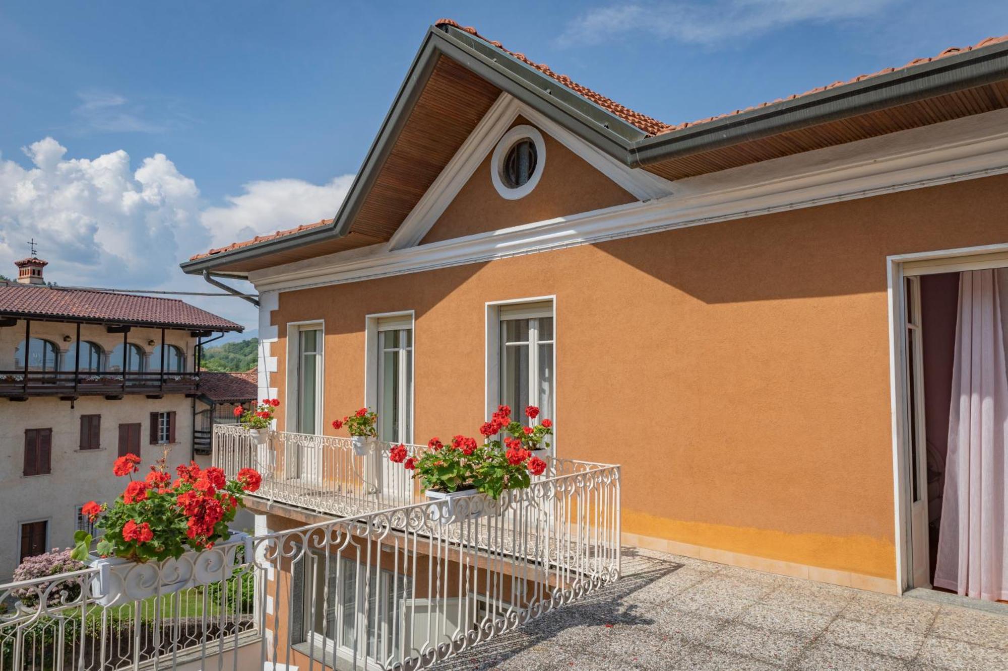 La Favola Hotel Soriso Exterior photo