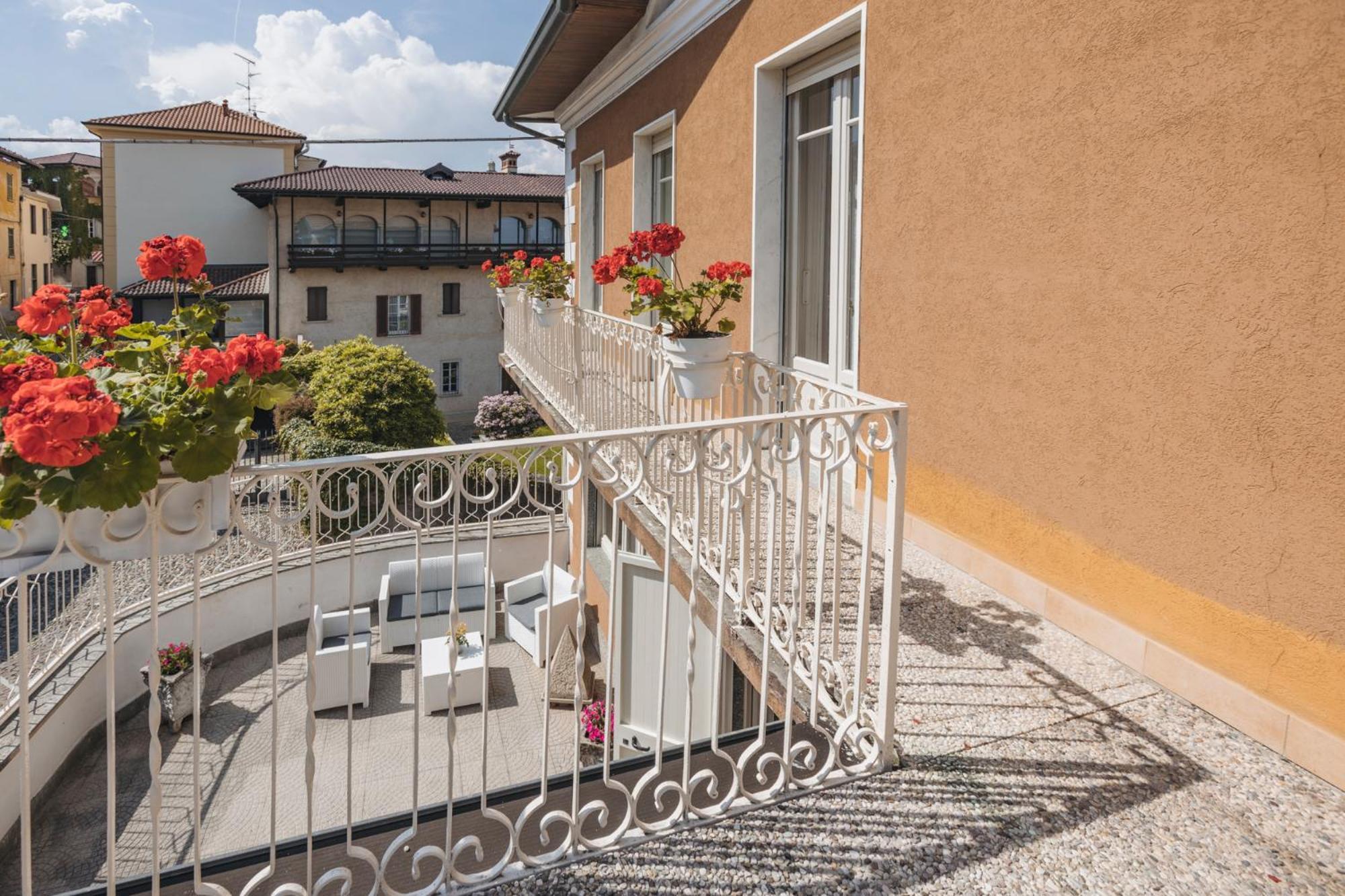 La Favola Hotel Soriso Exterior photo